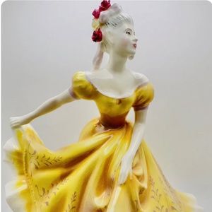 Royal Doulton Vintage 1970 Ninette HN3970